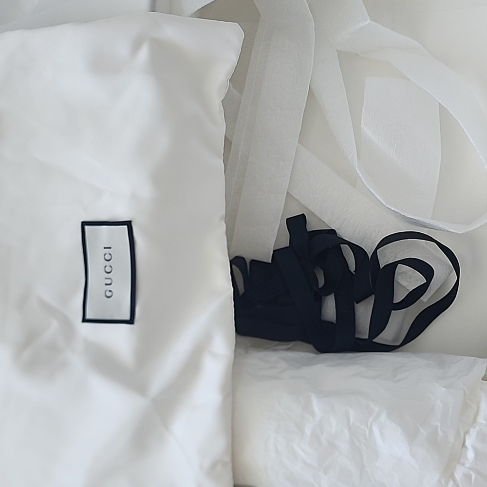Gucci Black Leather Shoulder Bag - Picture 13 of 14